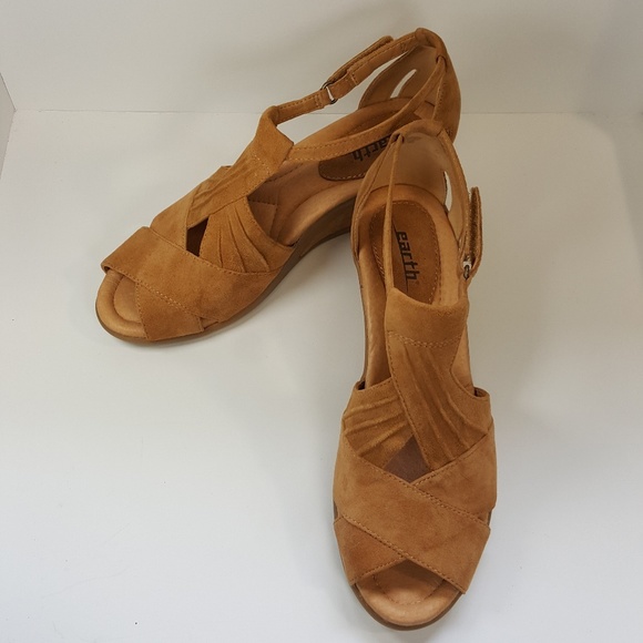 Earth Shoes - Earth Suede peep-toe wedge sandals women 8.5